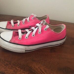 Converse Youth size 1 pink shoes